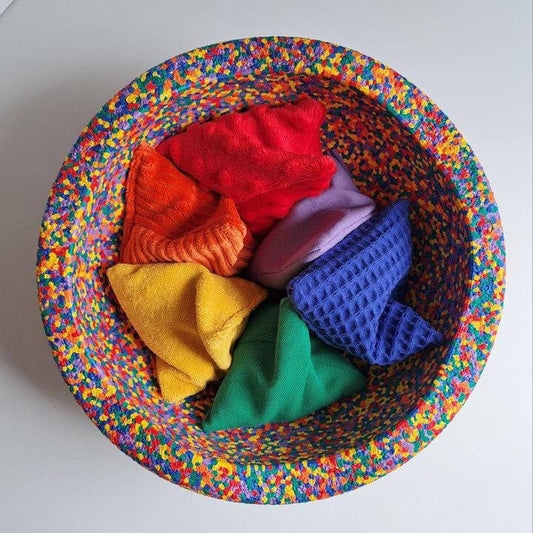 Naaisels van Siem | Sensorische Driehoekjes | Regenboog