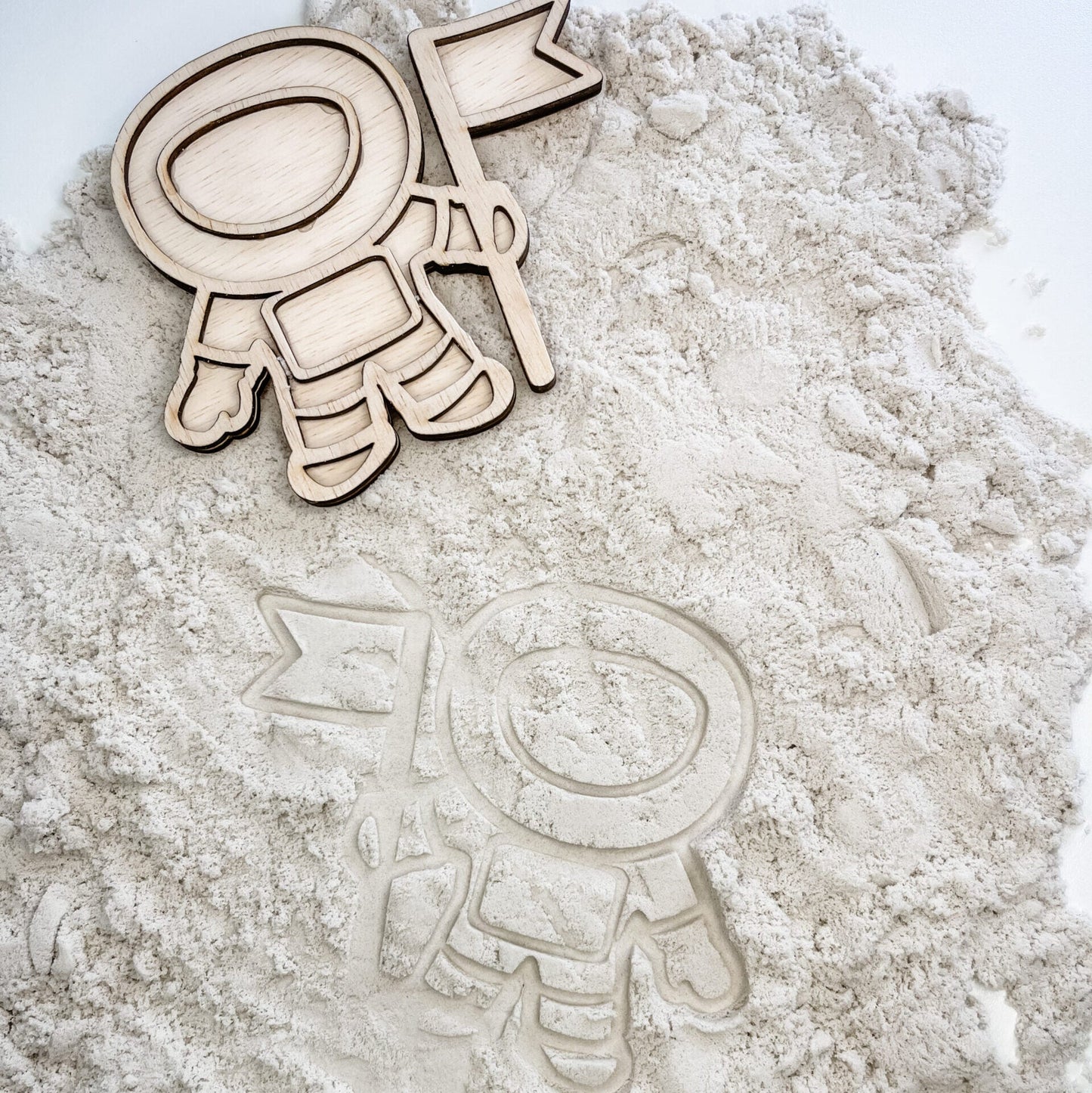 Leukmetletters | Vulvorm | Astronaut