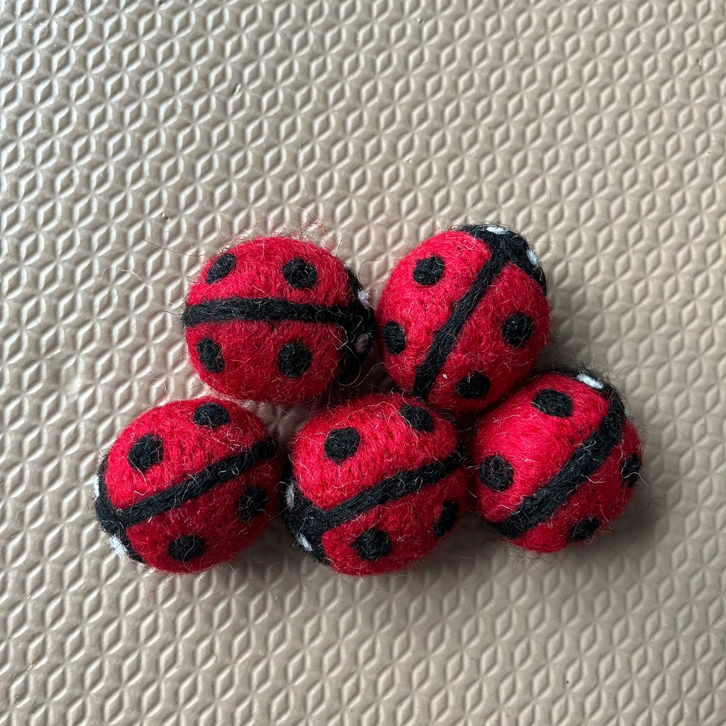 Mkiddiezz | Vilt | Lieveheersbeestje