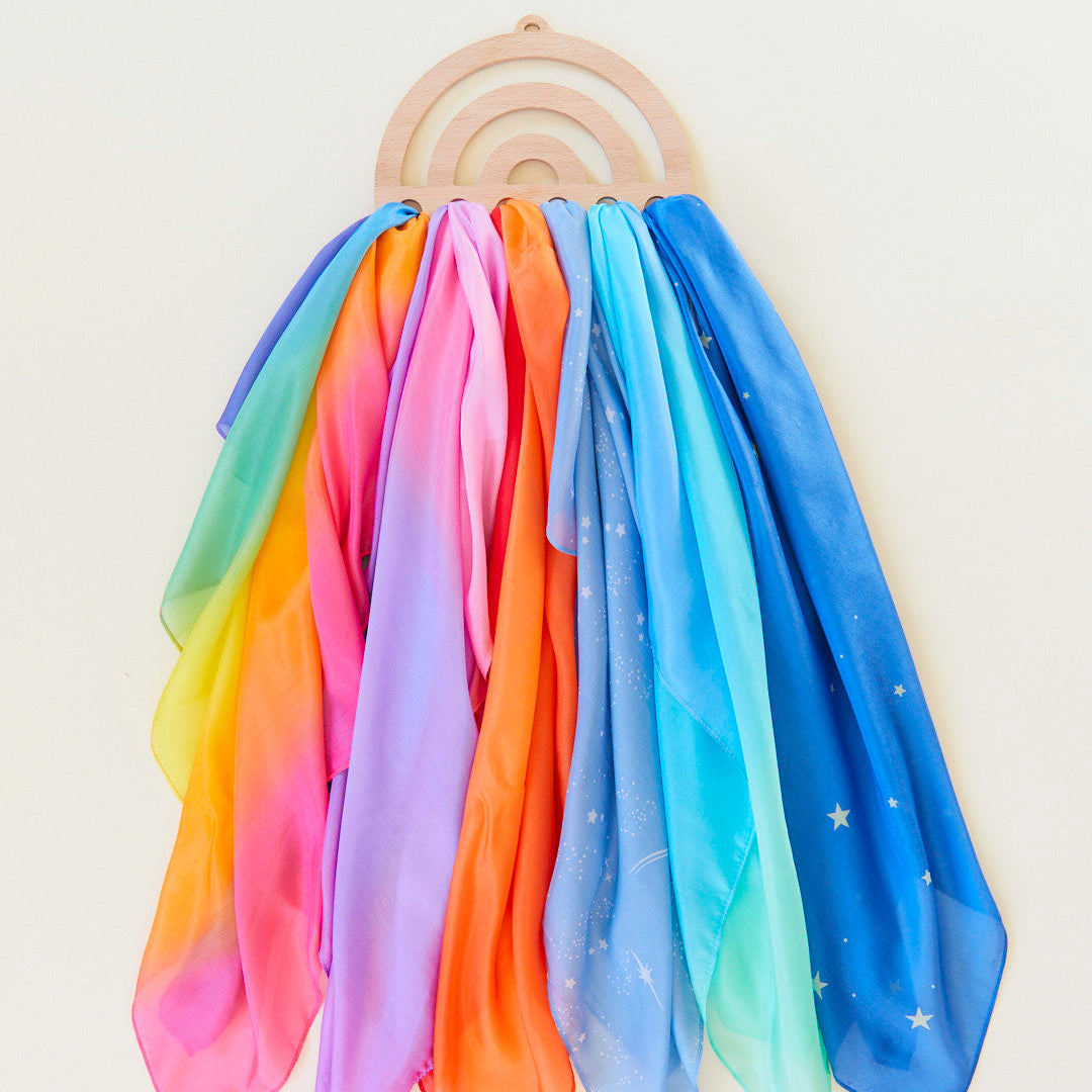 Sarah's Silks | Houten Display Voor Speelzijde | Regenboog
