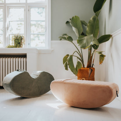 Scandinavian Stories by Marton | Speelkussen Rockme | Zwart