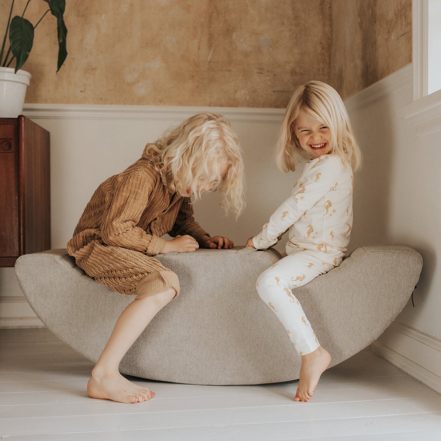 Scandinavian Stories by Marton | Speelkussen Rockus | Beige