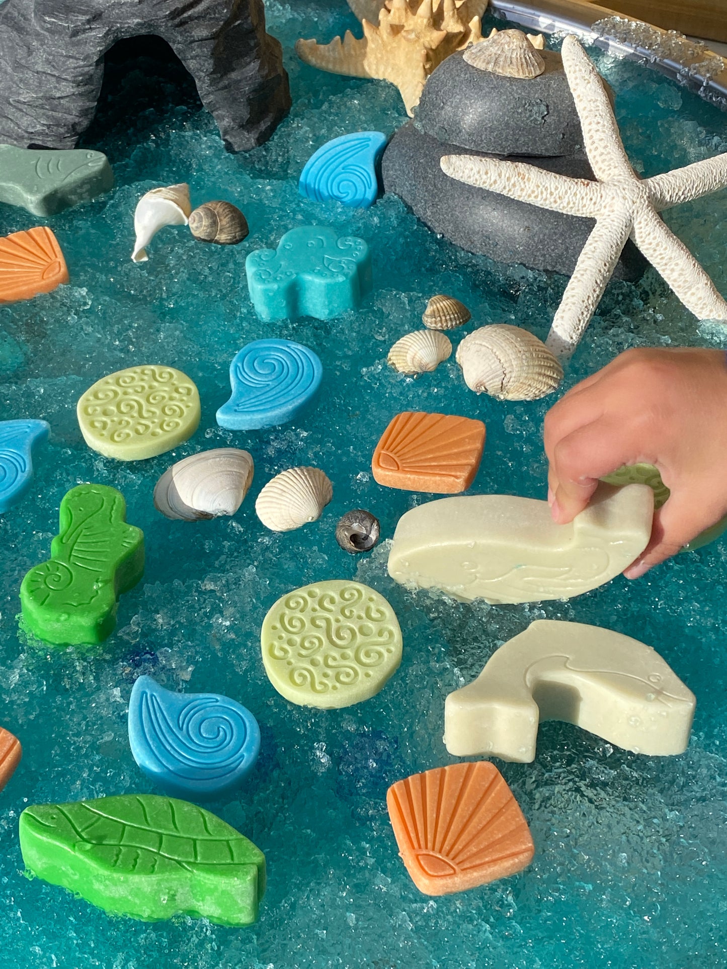Yellow Door | Scenery Stones | Oceaan